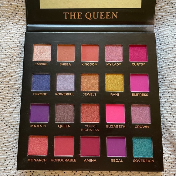 ELOISE • THE QUEEN • EYESHADOW PALETTE • SEPHORA - Picture 3 of 5